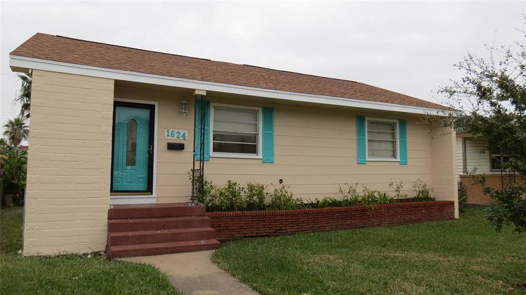 1624 Bayou Homes Dr - Photo 1