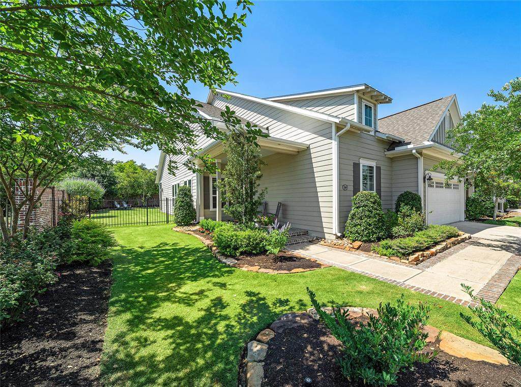 2060 Laurie Darlin Drive - Photo 1