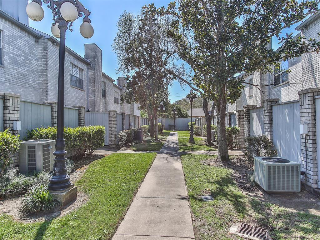 604 Wilcrest - Photo 1