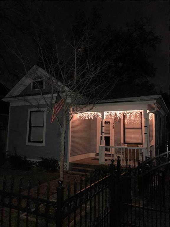 325 25th Street - Photo 1