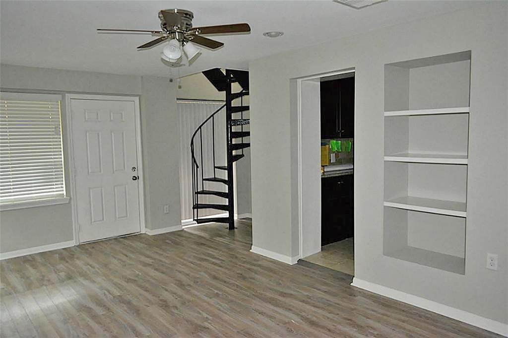 1916 1/2 Branard Street - Photo 1