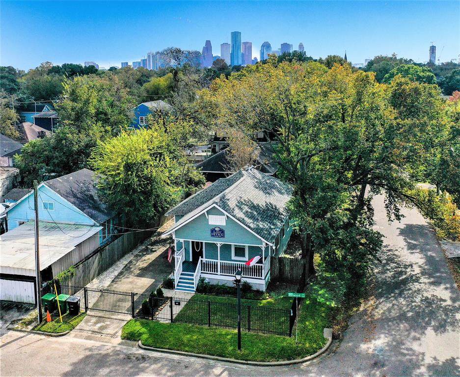 1108 Melwood Street - Photo 1