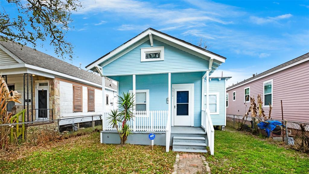 3612 Avenue N 1/2 - Photo 1