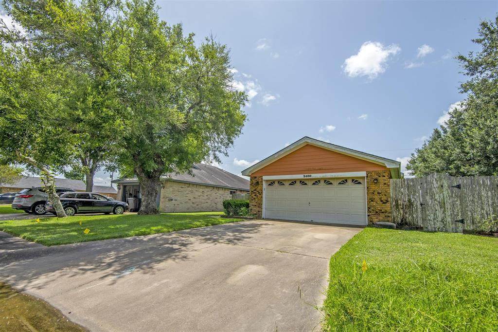 2400 Hedgerose Lane - Photo 1