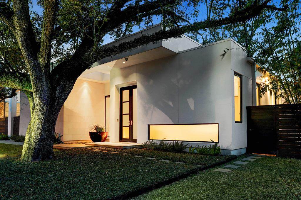 721 Creekside Drive - Photo 1