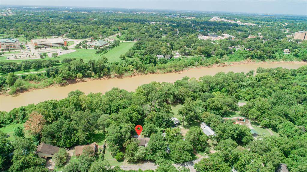 410 Riveredge Drive - Photo 1