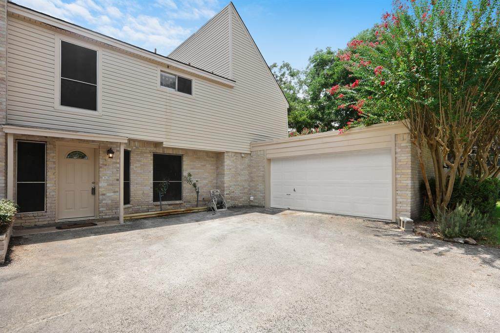 2222 Par Lane - Photo 1