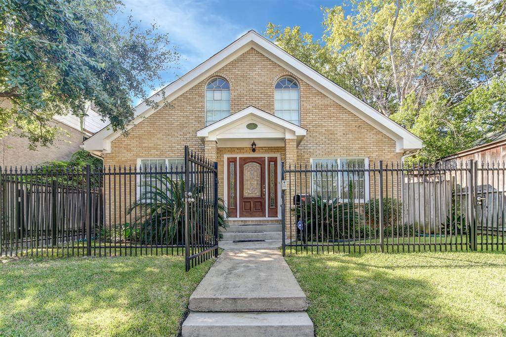 611 Clay Street - Photo 1