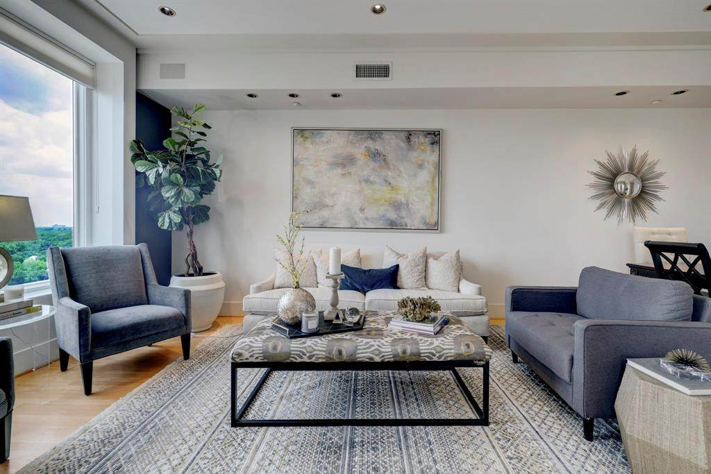 2520 Robinhood Street - Photo 1