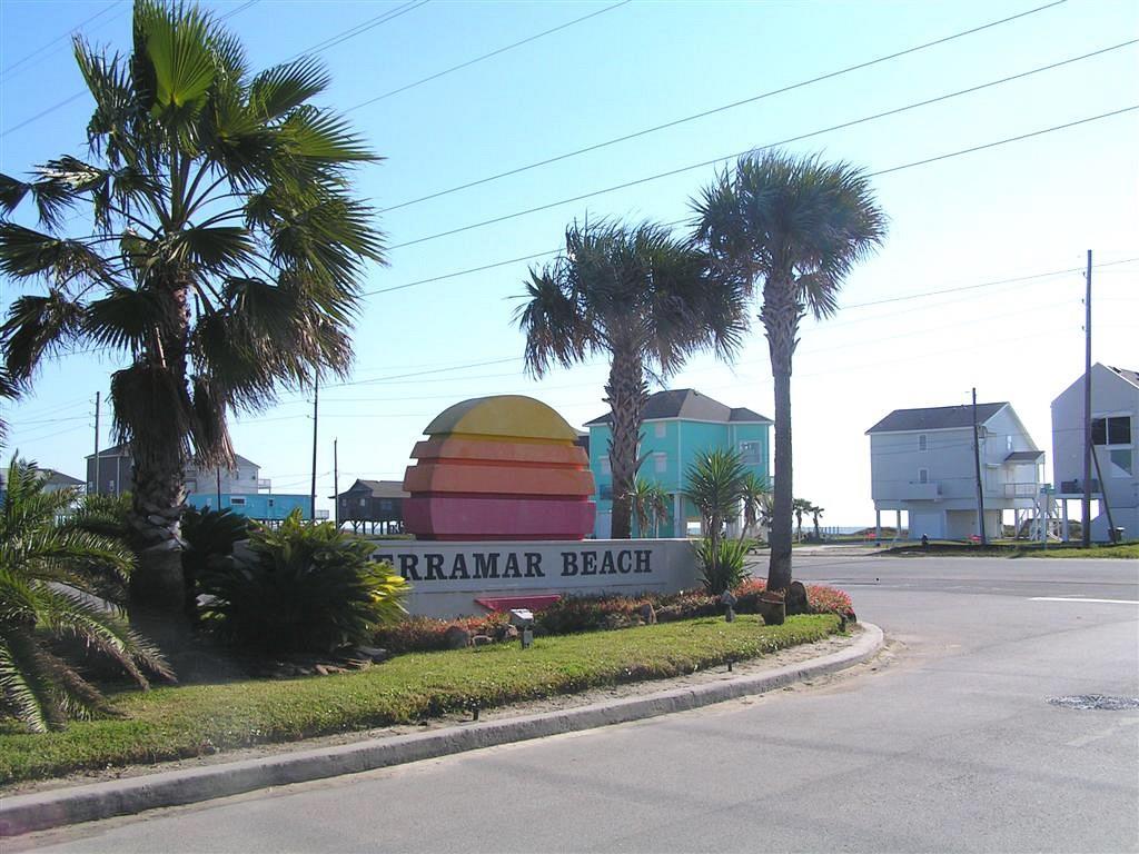 3935 Laguna - Photo 1