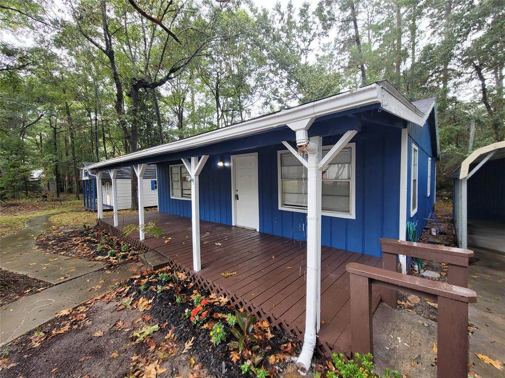 122 Oak Circle - Photo 1