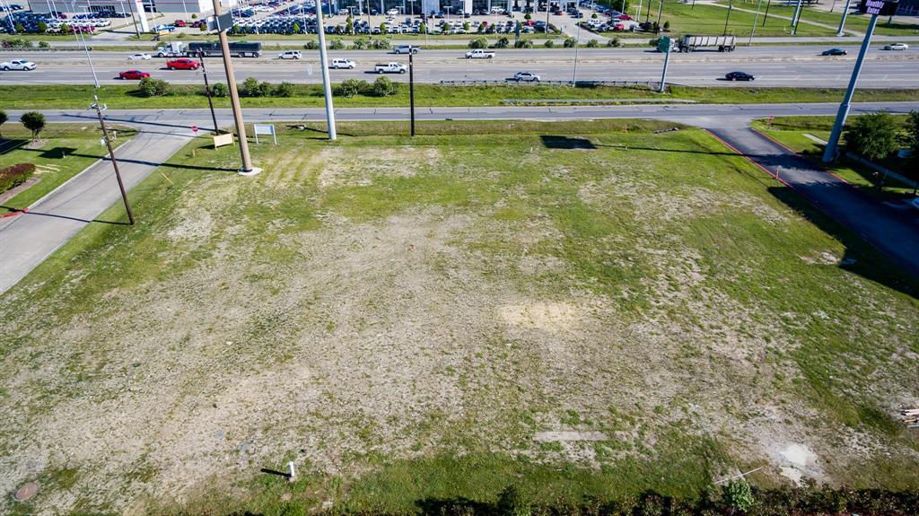 0 East Freeway - Photo 1