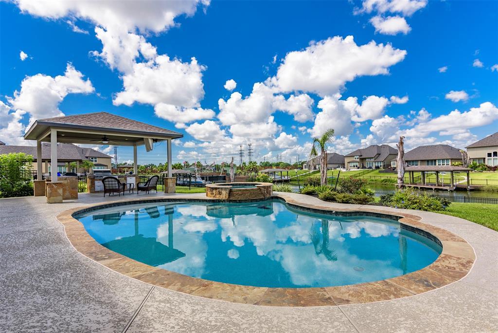 618 Amalfi Drive - Photo 1