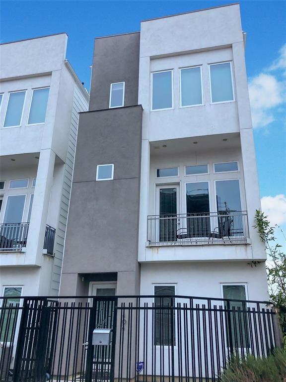 404 Ennis Street - Photo 1