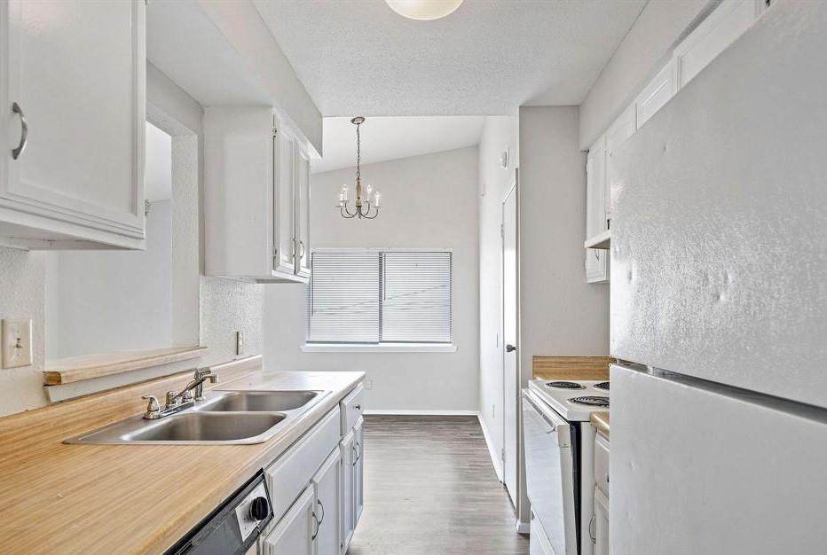 394 Duroux Road - Photo 1