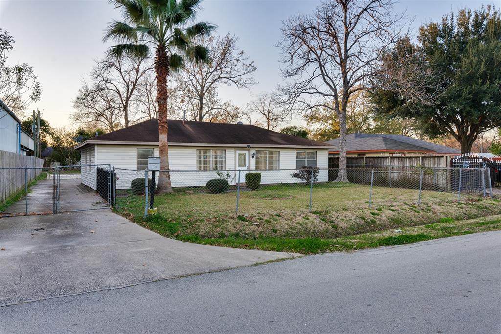 1839 Harland Drive - Photo 1