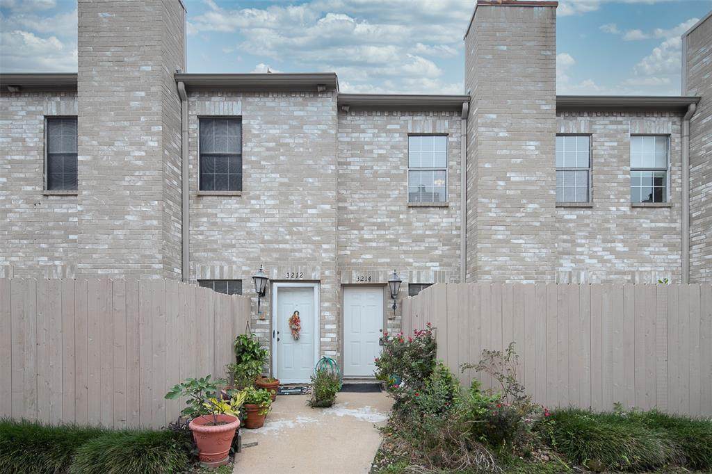 3214 Holly Hall St - Photo 1