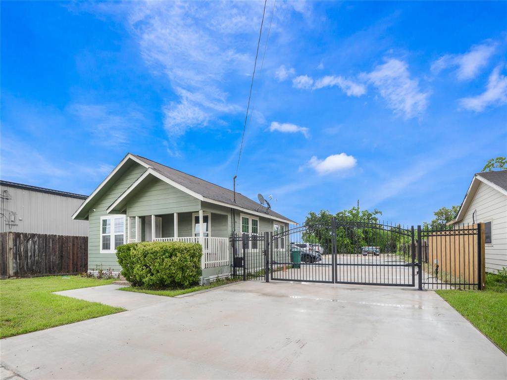 2405 Randolph Road - Photo 1