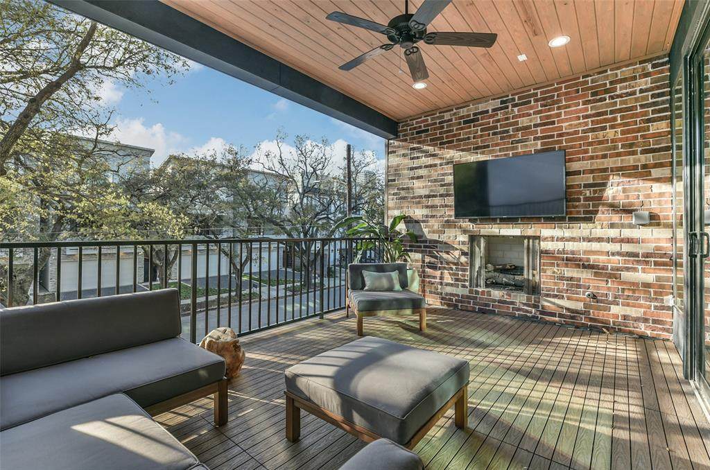 2623 Greenbriar Drive - Photo 1