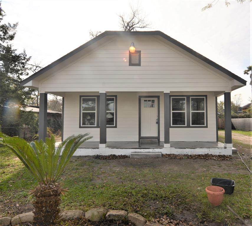 612 Apache Street - Photo 1