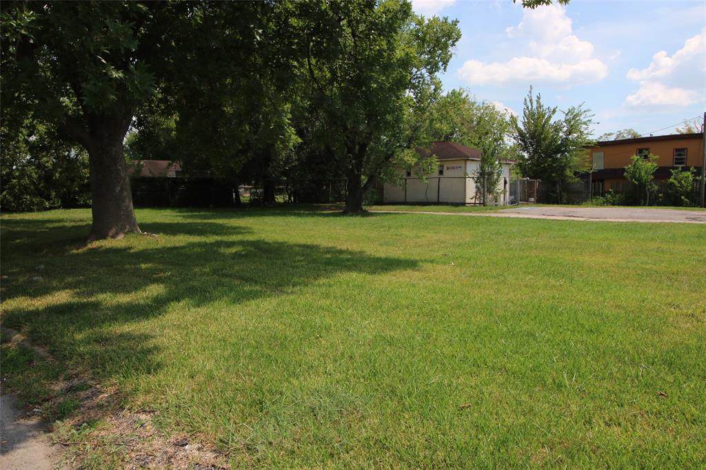 7801 Cullen Boulevard - Photo 1
