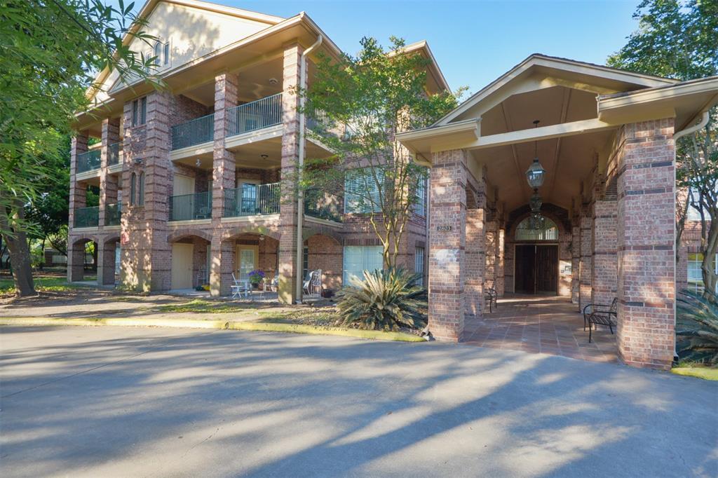 2803 Kings Crossing Drive - Photo 1