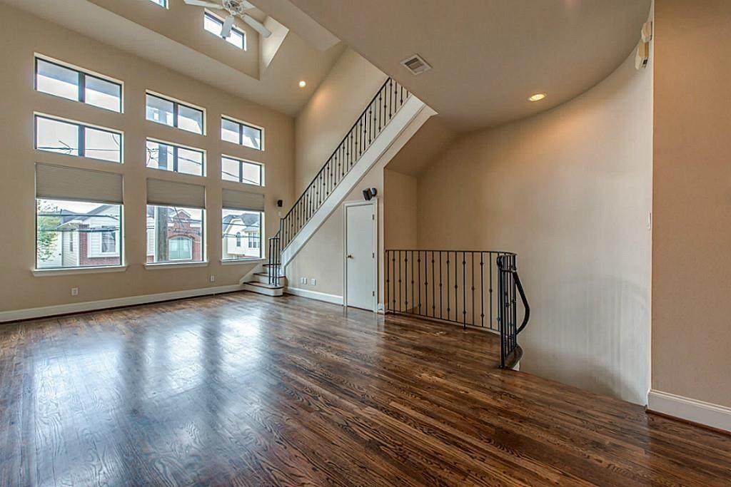 1606 Ennis Street - Photo 1