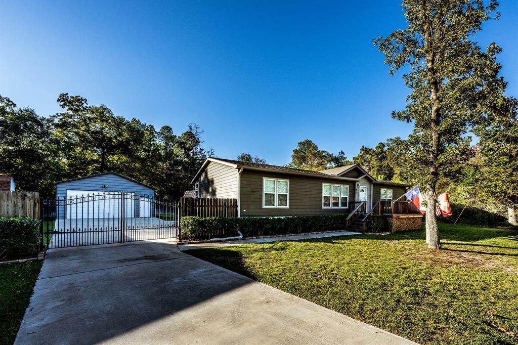 105 Westlake Road - Photo 1
