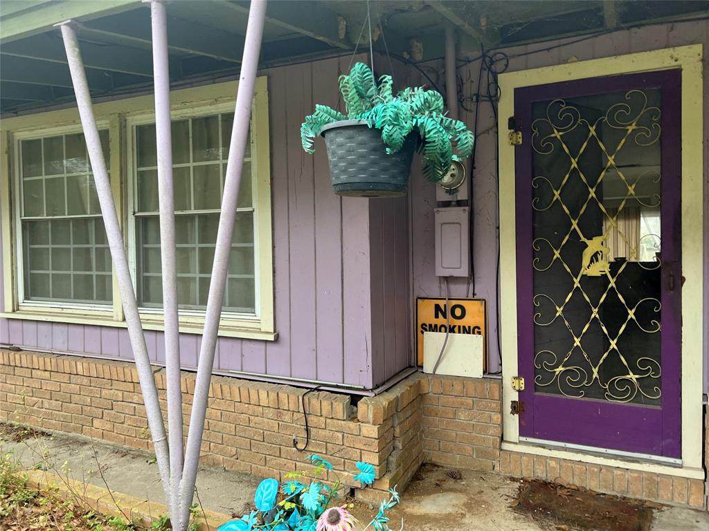 724 Houston Street - Photo 1