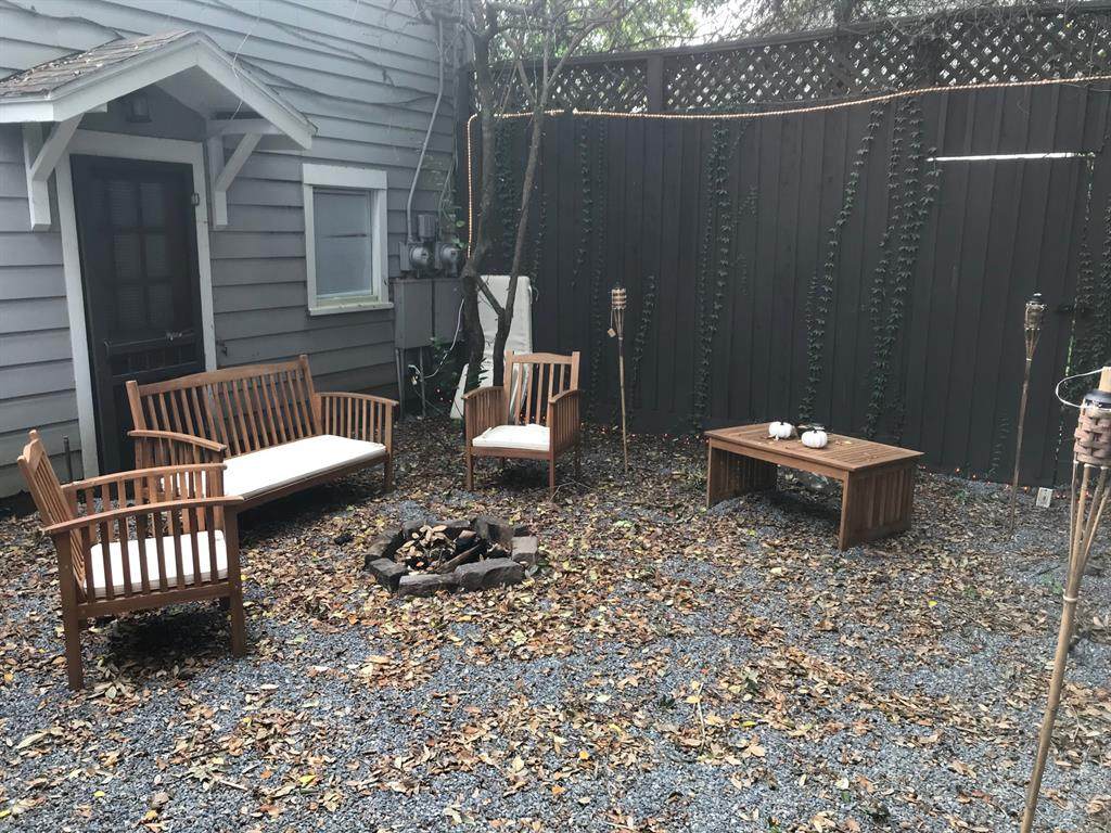 1231 Yale Street - Photo 1
