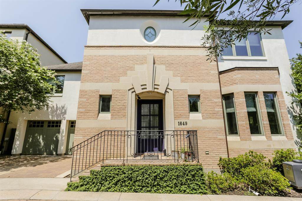 1649 Bissonnet Street - Photo 1