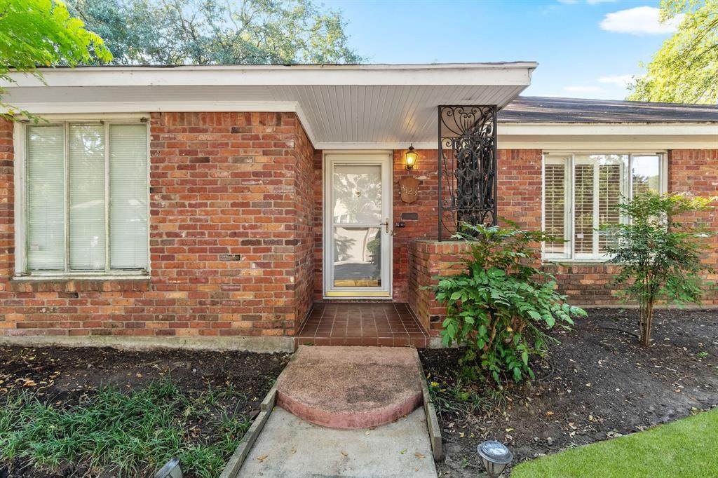 3123 Norris Drive - Photo 1
