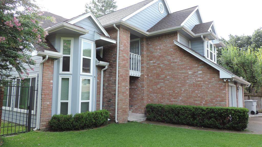 1672 Beaconshire Road - Photo 1