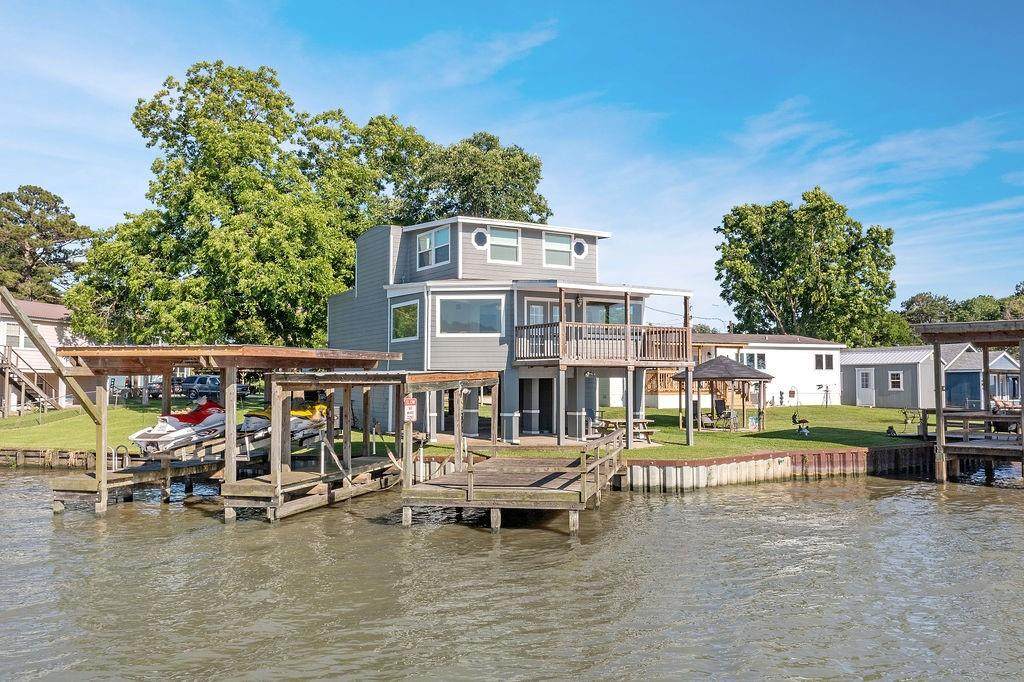 210 Lakeview Wood - Photo 1