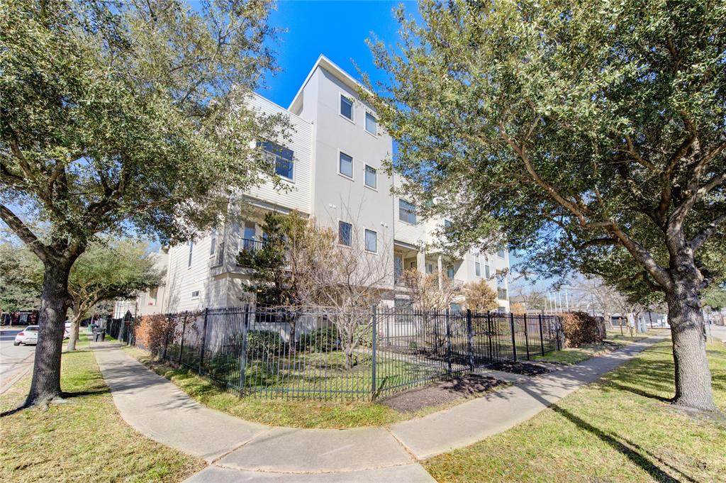 2324 Emancipation Avenue - Photo 1