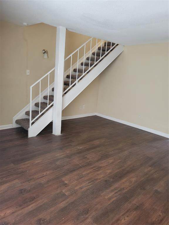 5625 Antoine Drive - Photo 1
