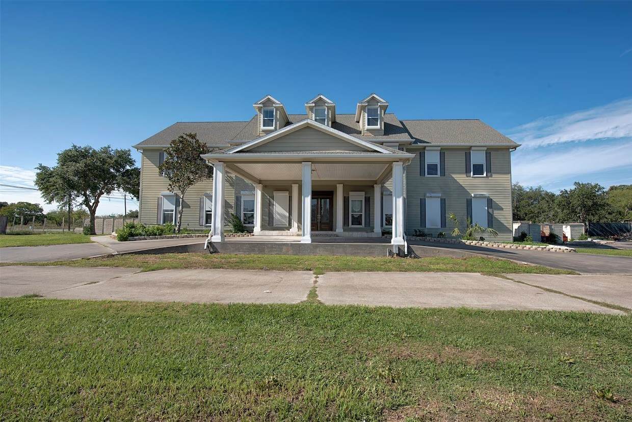 2293 Bayshore Drive - Photo 1