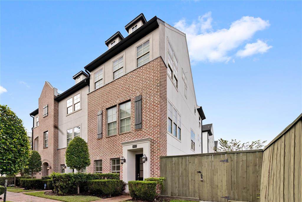 2057 Fannin Station - Photo 1