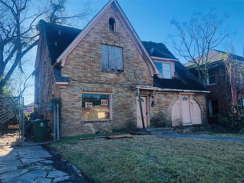 2800 Southmore Boulevard - Photo 1