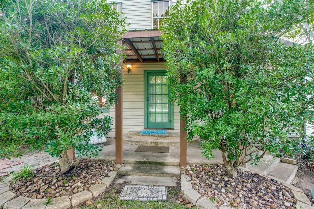 512 Seminole Drive - Photo 1