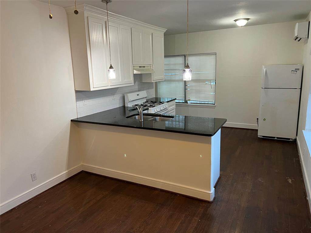 7210 Hemlock Street - Photo 1