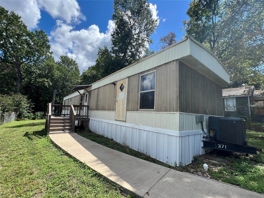 1311E Avenue C - Photo 1