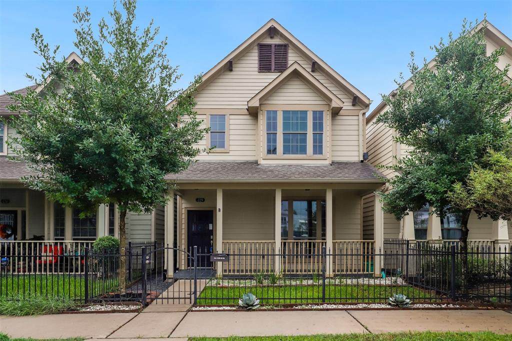 229 26th Street - Photo 1