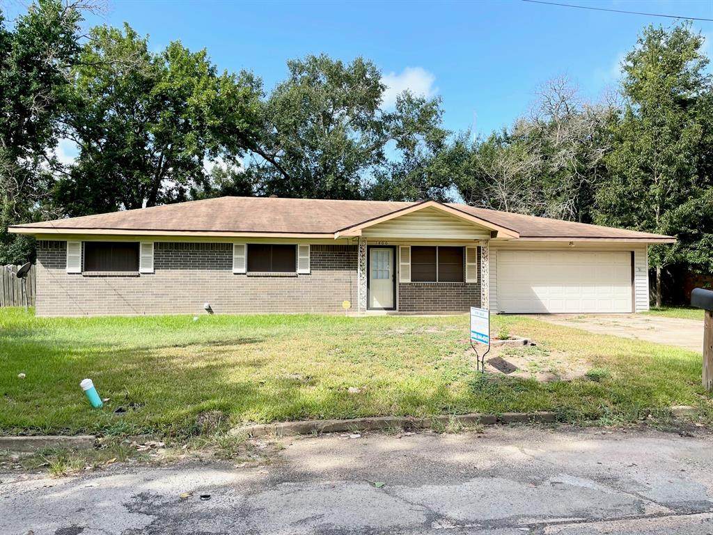 1400 Hooks Street - Photo 1