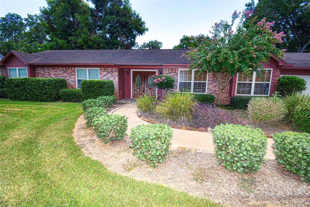 182 Nueces Street - Photo 1