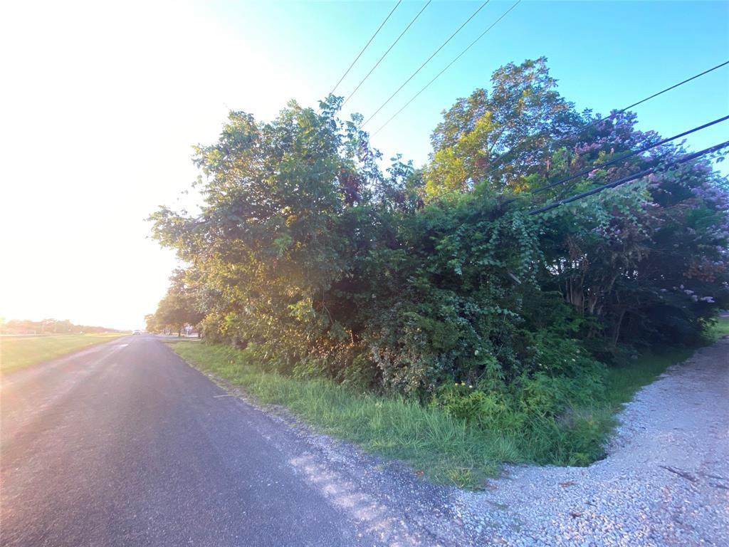 202 Oak Street - Photo 1