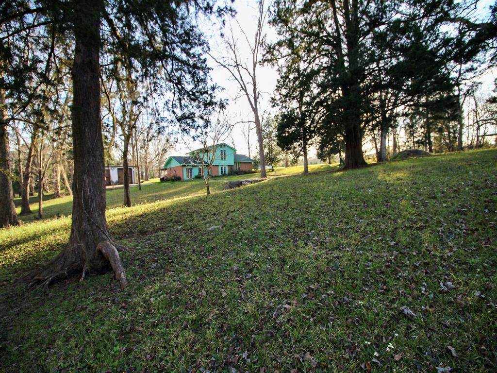 550 Cr 401-County Line Rd - Photo 1