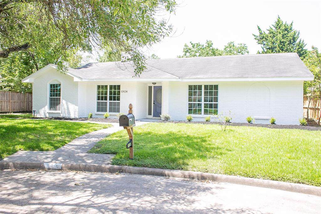 10934 Meadow Lake Lane - Photo 1