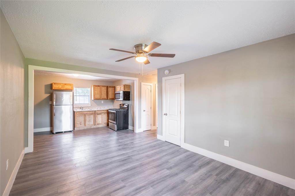 4326 Larkspur Street - Photo 1