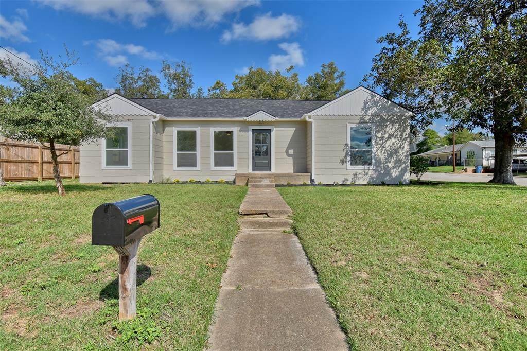114 O'bryant Street - Photo 1